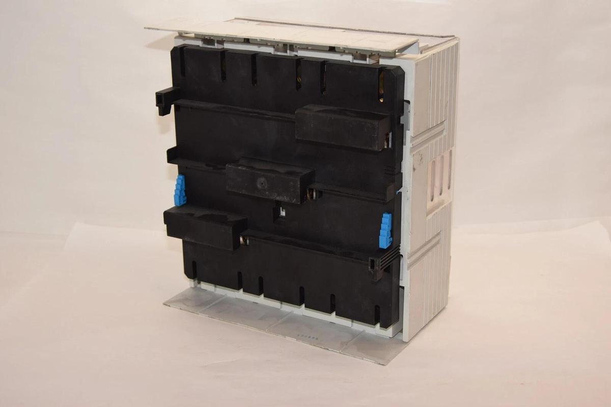 Used ALLEN BRADLEY 141A-NFJ400 Series B 600V 400A Fuse Base W/JKS-250 Fuse