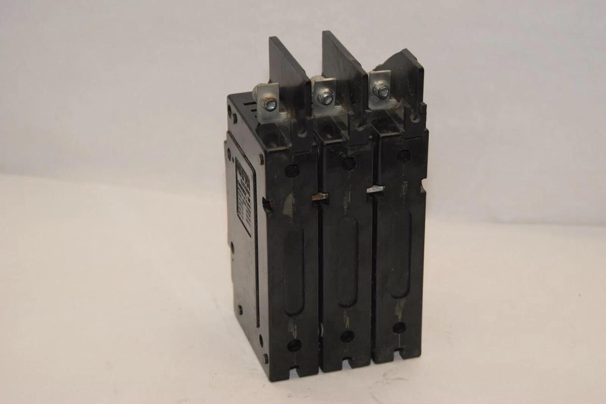 Used AIRPAX HH83XB452-B 31A 31 Amp 31 A 600V 3 Pole Circuit Breaker *Chip*