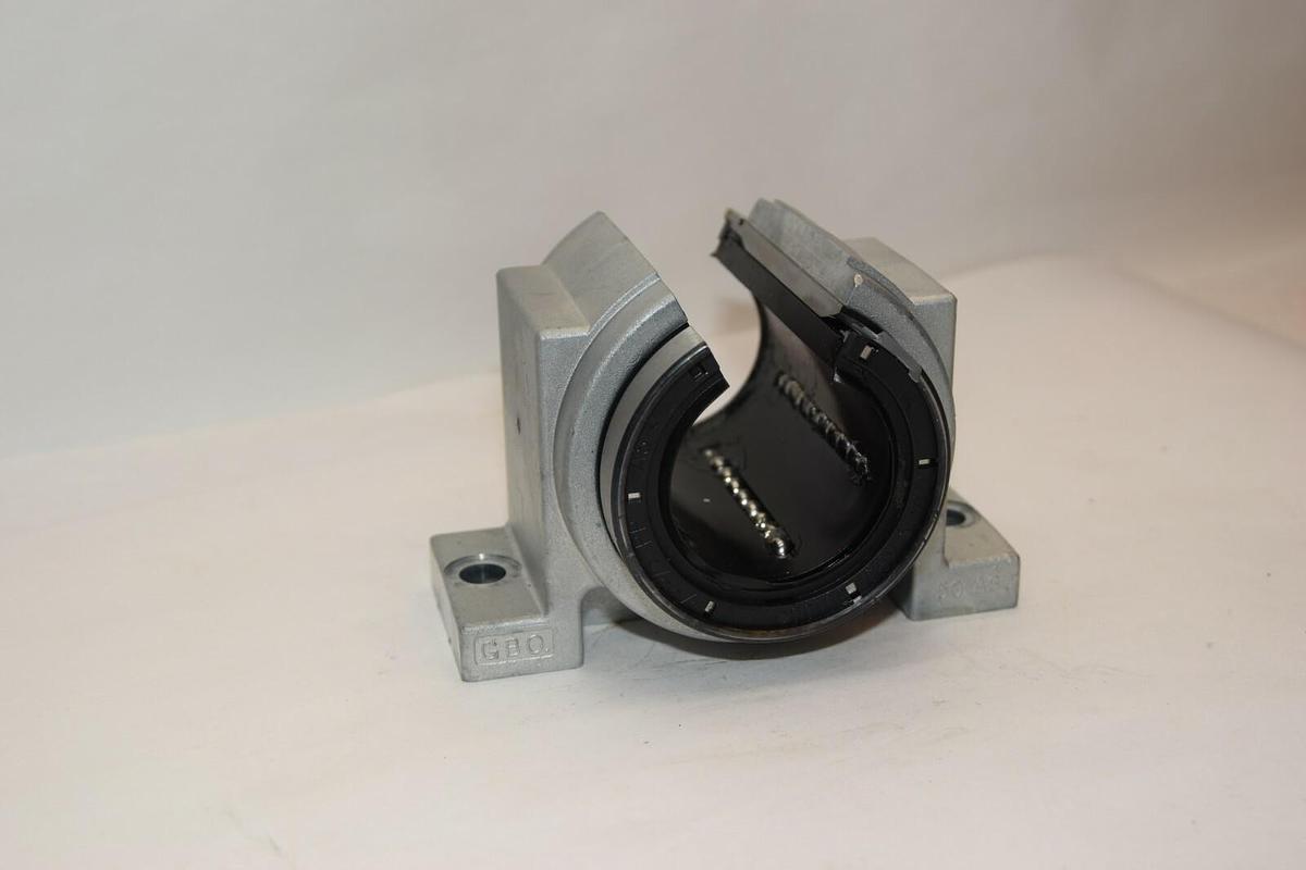 (NEW) INA KGB050-PP-AS Linear Bearing *Chip*