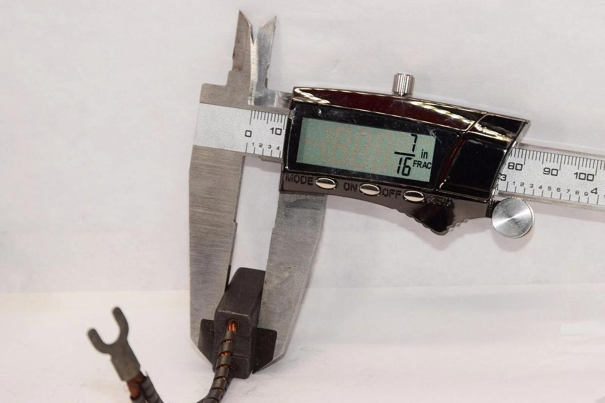 CM9 Carbon Motor Brush Brushes CM 9 1" x 7/8" x 7/16"  (NEW - Lot 3)