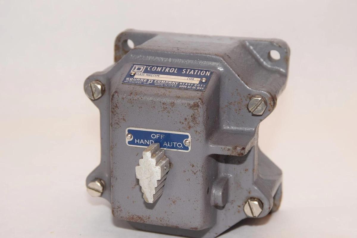 SQUARE D 9001 GW-123 234315 HOA Hand/Off/Auto Control Station Cast Iron NEW