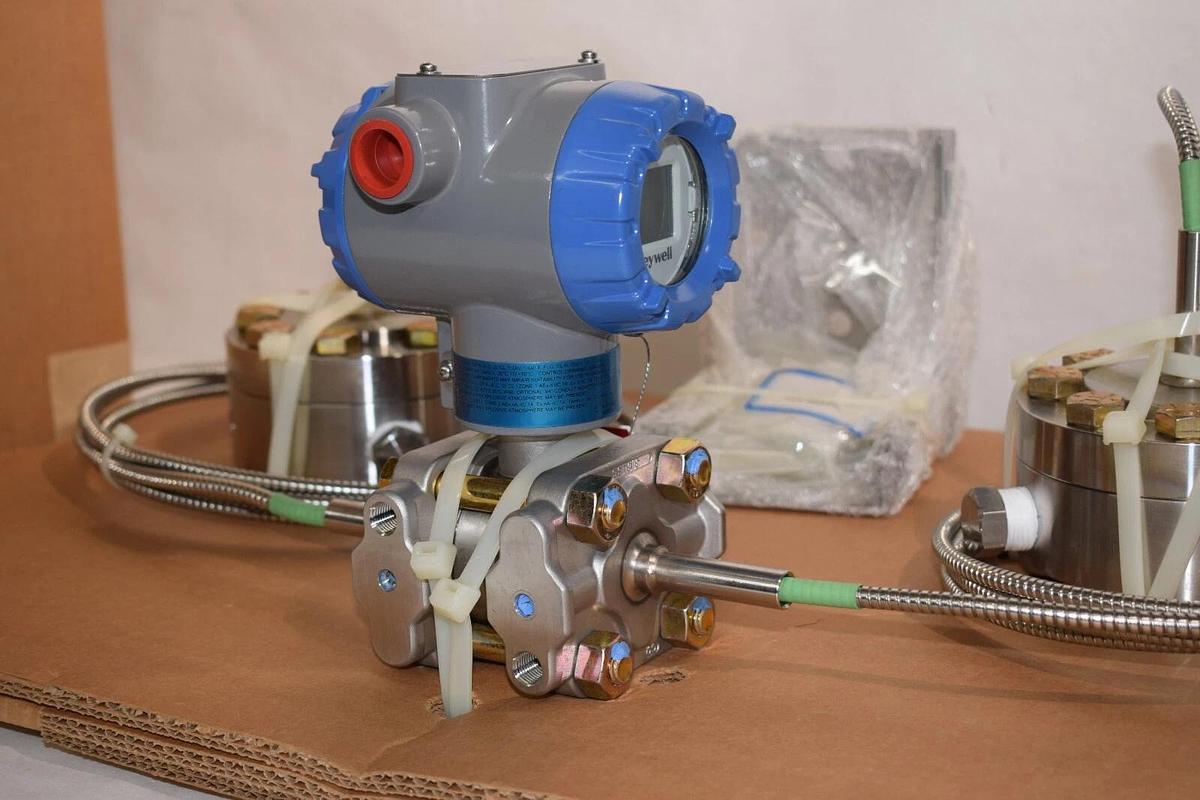 Honeywell STR800 DP Remote Seal ST800 YSTR82D-21CC5B0-(YYY)JBC(Y)S(Y)-B   (NEW)