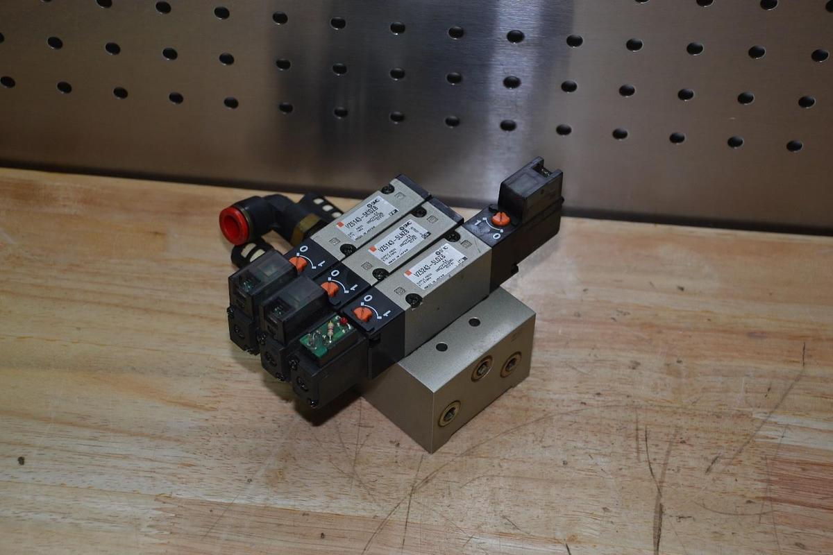 Used SMC VZ5143-5LNZB 24 VDC COIL PNEUMATIC VALVE MANIFOLD ASSY 3 PNEUMATIC VALVES
