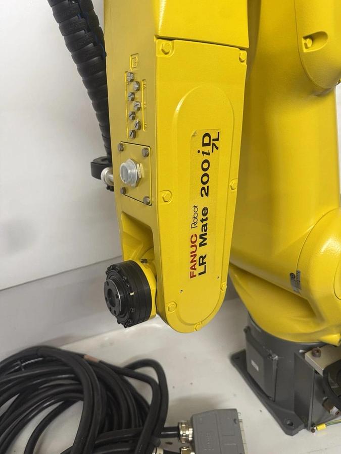 Refurbished Fanuc LR Mate 200iD/7L Industrial Robot A05B-1142-B301 LR MATE 200iD 7L W/ cable