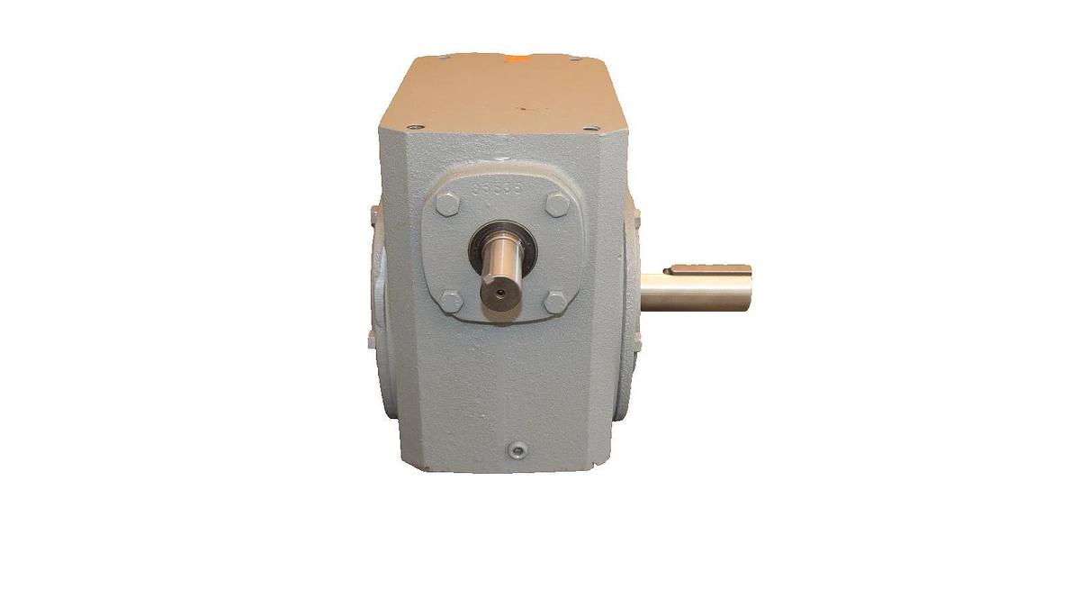 CLEVELAND GEAR BOX SPEED REDUCER M3211AAH30C-S TYPE IC RATIO 30:1 TYPE I (New)