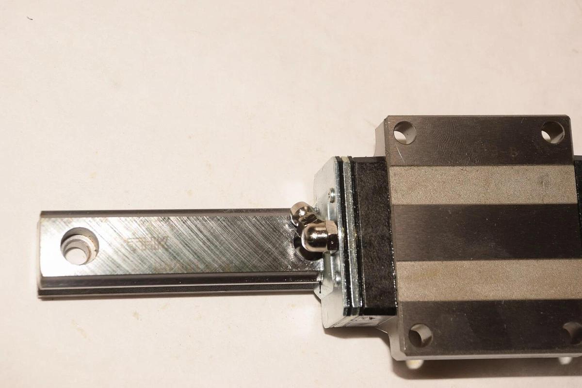 THK HSR20B1KK+150L-II LINEAR GUIDE BEARING BLOCK NEW