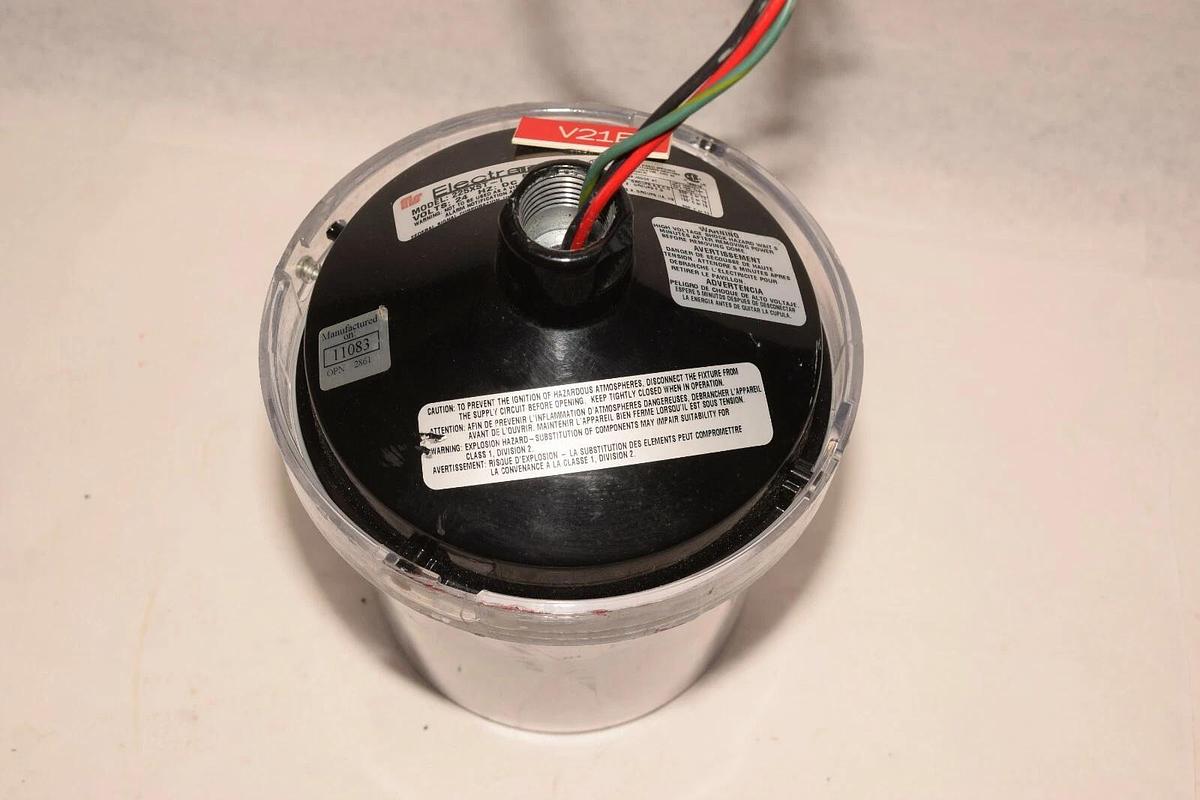 Used Federal Signal Electraray 24V Fire Alarm Visual Strobe Light 225XST-I ser B Lamp