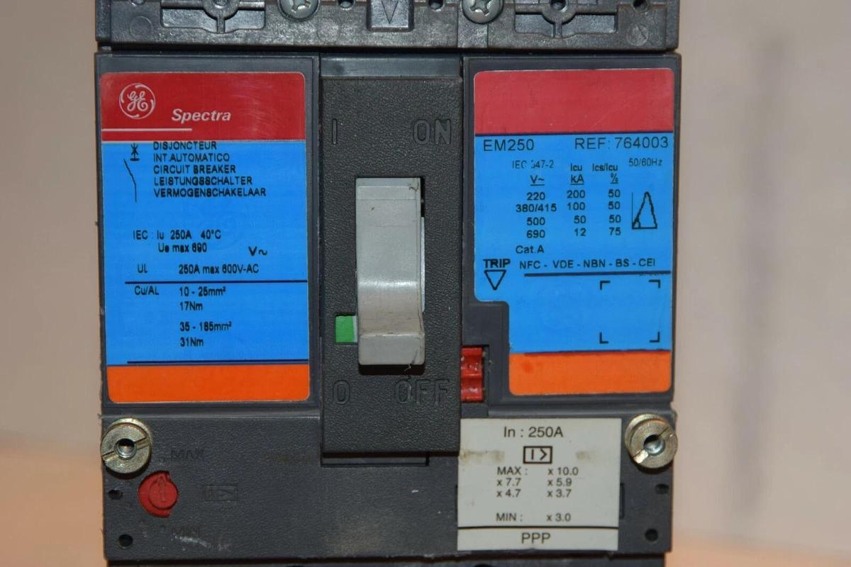 Used General Electric Spectra EM250 Circuit Breaker w Remote Switch EM 250 Amp A 250A