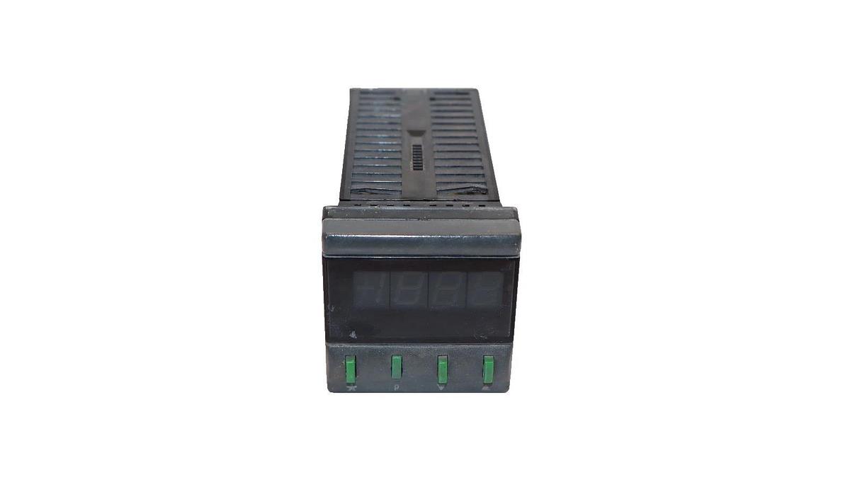 Used CAL 912.13C , WD7839-001 , 115V 3Amp Series 9000 Temperature Controller
