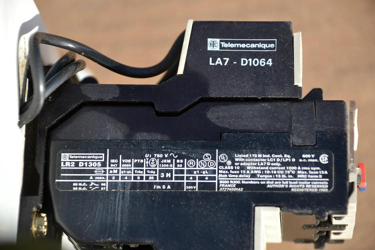 Used TELEMECANIQUE OVERLOAD RELAY LR2-F6375 LR2F6375 200-315A W/ LA7-D1064