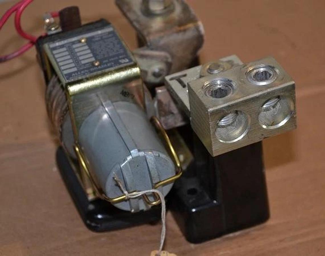 Used ALLEN BRADLEY INVERSE TIME RELAY 810-NX48 810 NX48 810NX48 600V 600 V