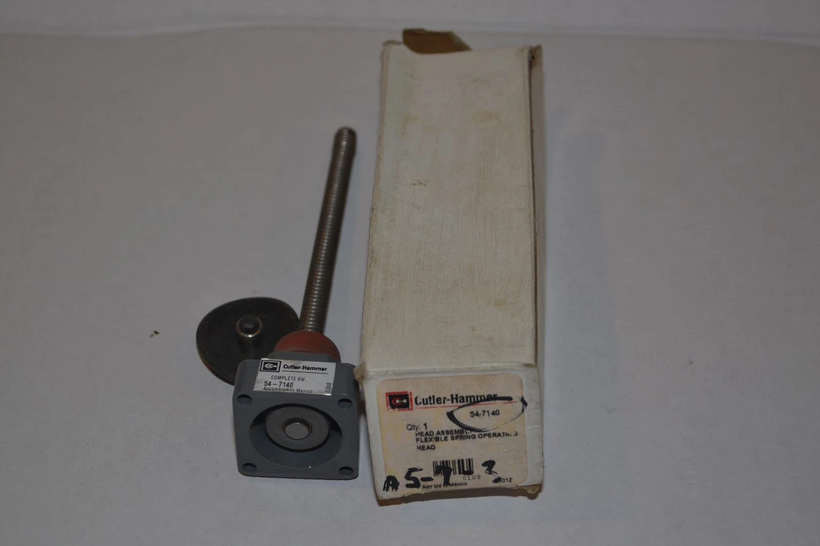 Cutler Hammer 54-7140 Head Assembly Flexible Spring Operating Head  NEW