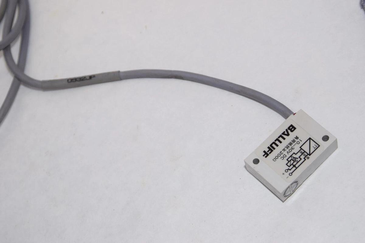 (NEW) BALLUFF BES517 Q1202NM 0932JP 10-30Vdc Proximity Switch Sensor