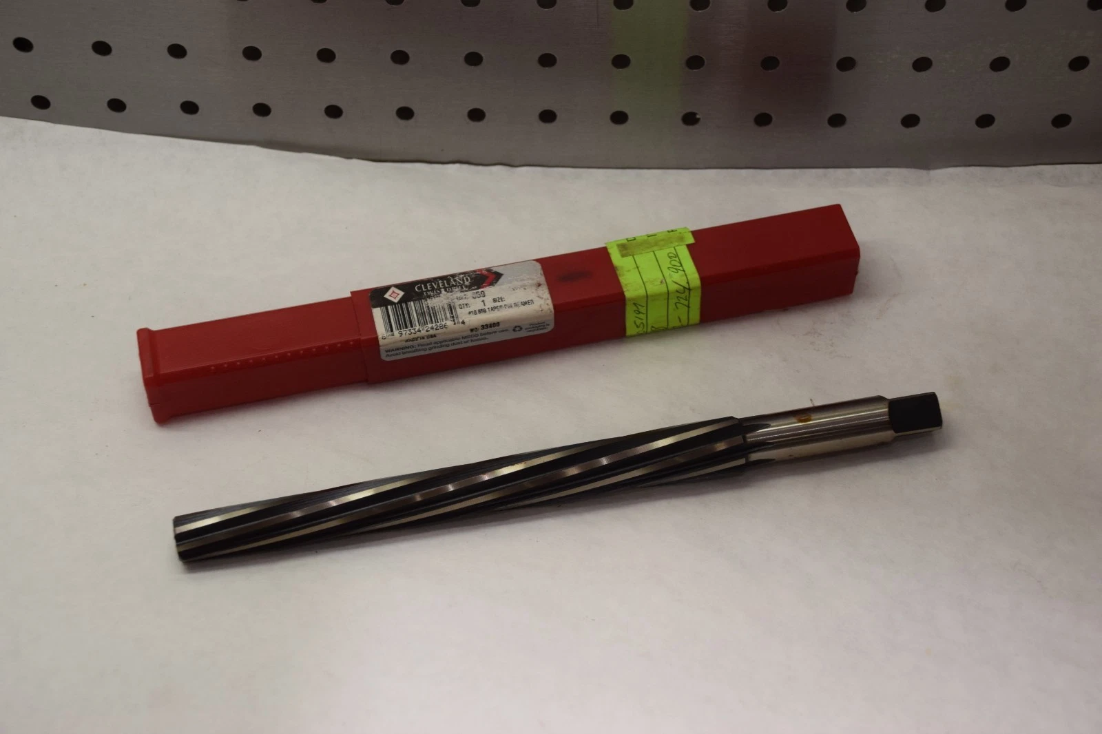 CLEVELAND 659 #10 HIGH SPEED STEEL HAND REAMER NEW