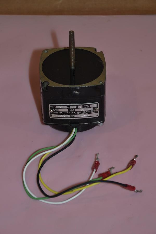 Used LEEDS & NORTHRUP MOTOR KCI-24 V0088030 017342 25/120 V 50/60 HZ