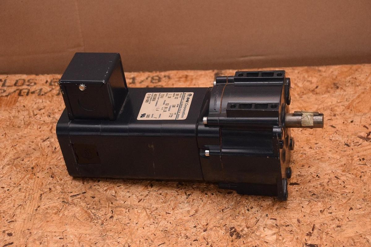 RAE 4026056 90V DC  100RPM 1/12 HP 1.10A  53 IN.LB. NEW