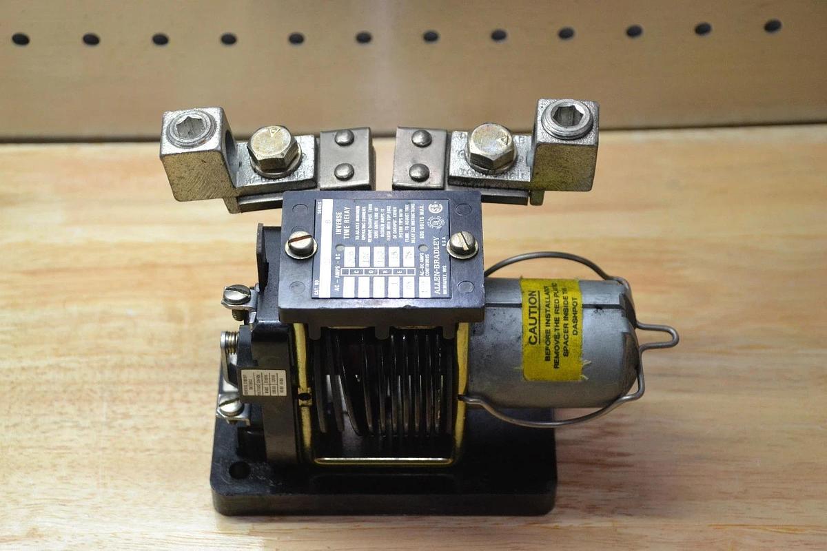 Used Allen Bradley Inverse Time Relay  810-A22C ser B 810 A22C B 810A22C
