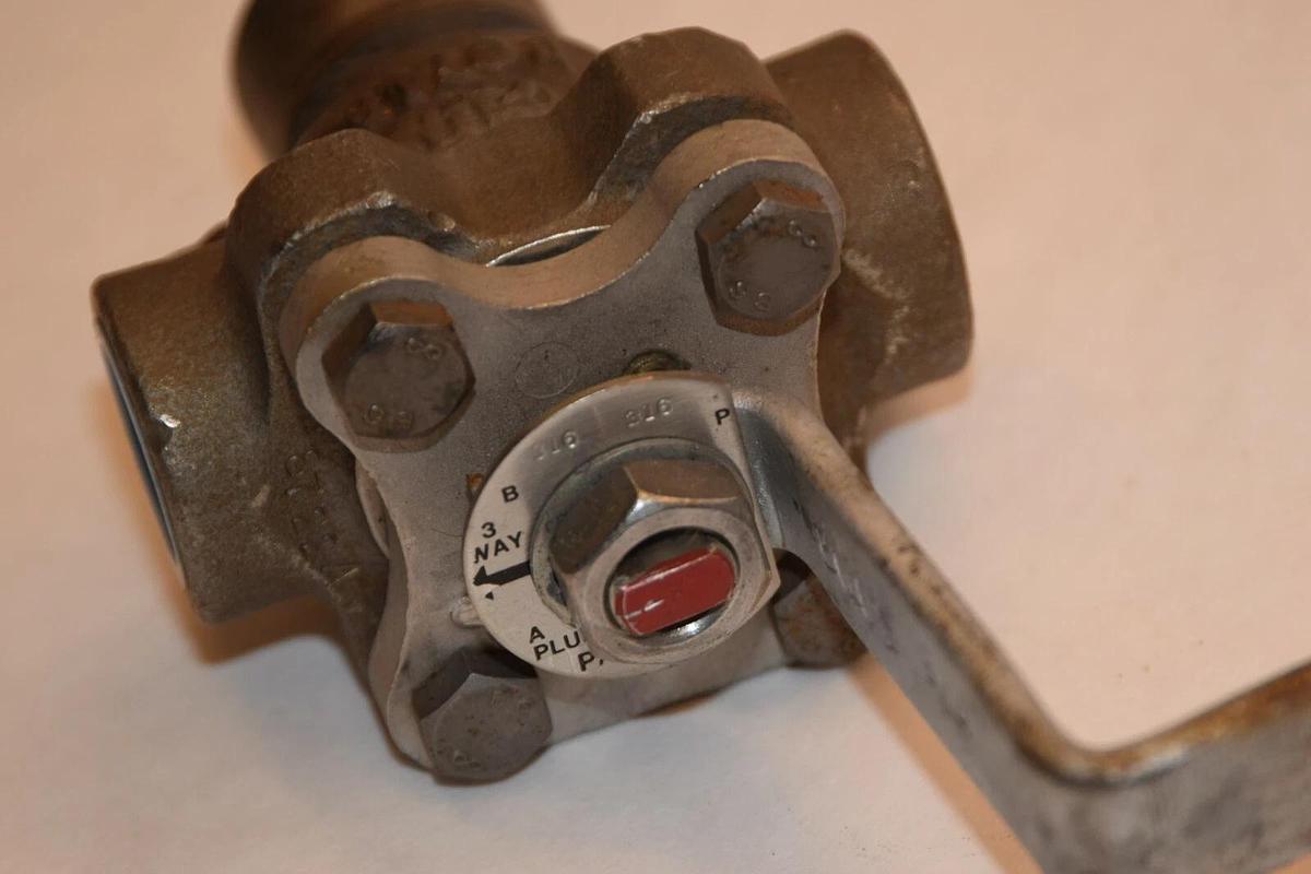 (NEW) TUFLINE 300 LCF8M 3/4" 978207 4902 3-Way Valve