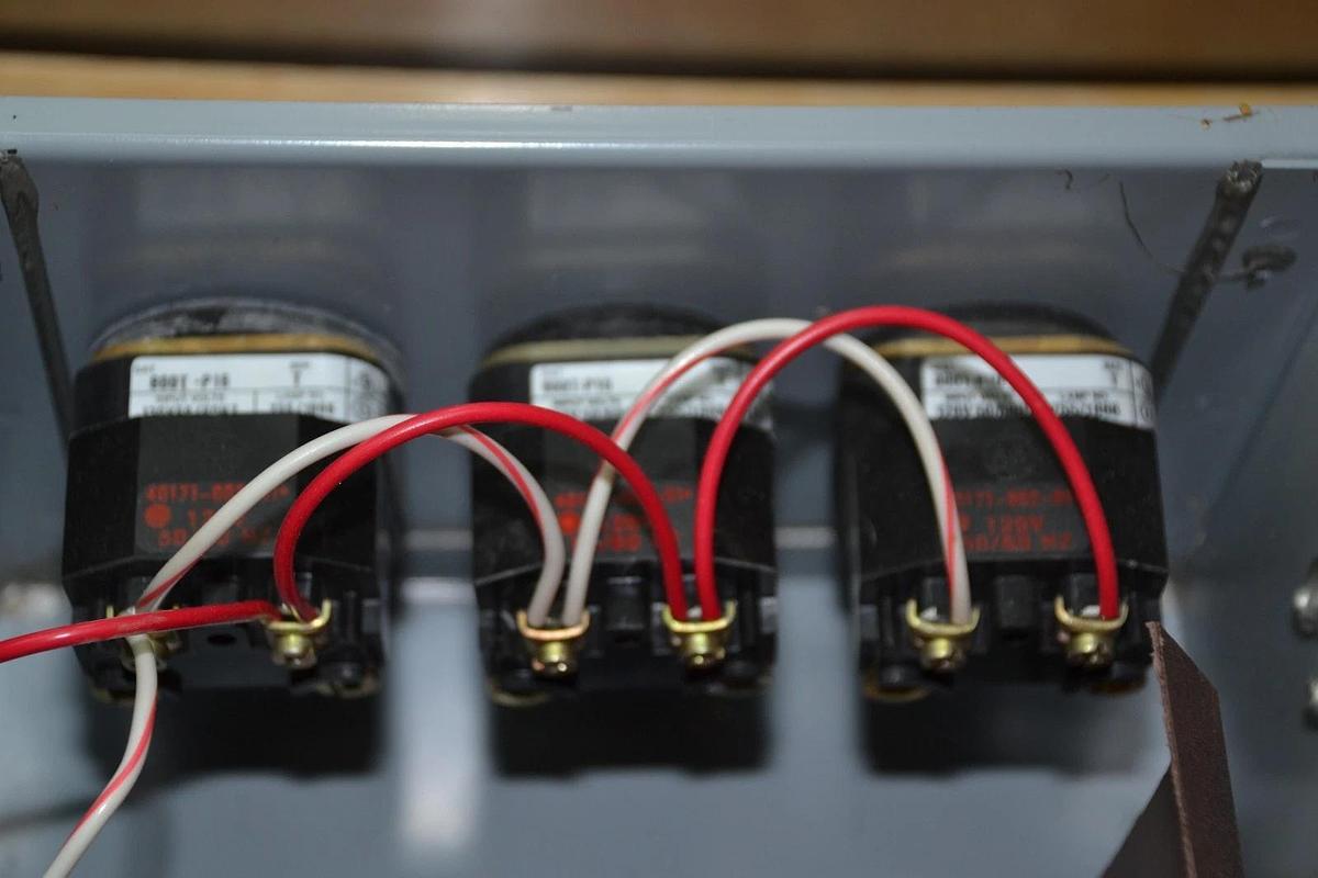 Used Cutler-Hammer DH362FDK 60 Amp Heavy Duty Safety Switch Enclosure Disconnect