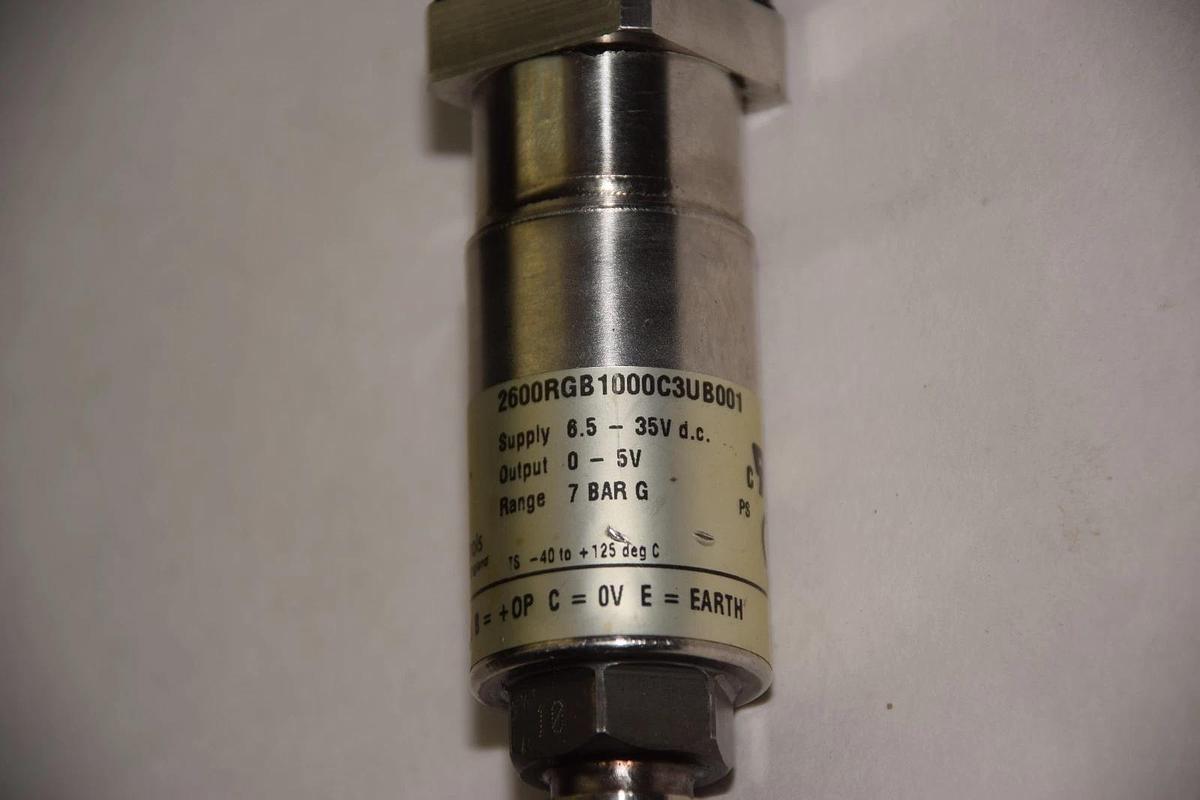 Used GEMS SENSORS 2600RGB1000C3UB001 Range - 7BAR G output 0-5V supply 6.5-35VDC