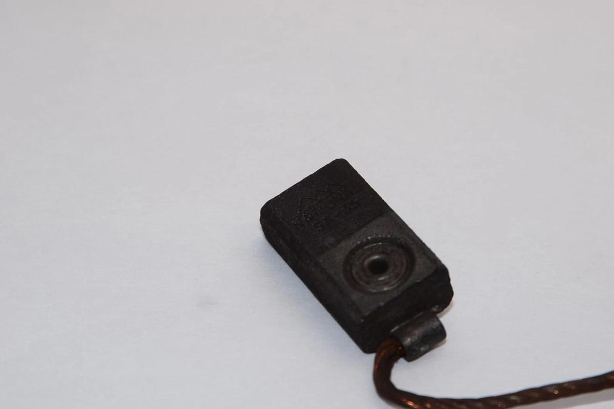 (NEW - Lot of 4) NATIONAL SA35 SA 35 3/4" x 7/16" 1-13/32" Carbon Brush