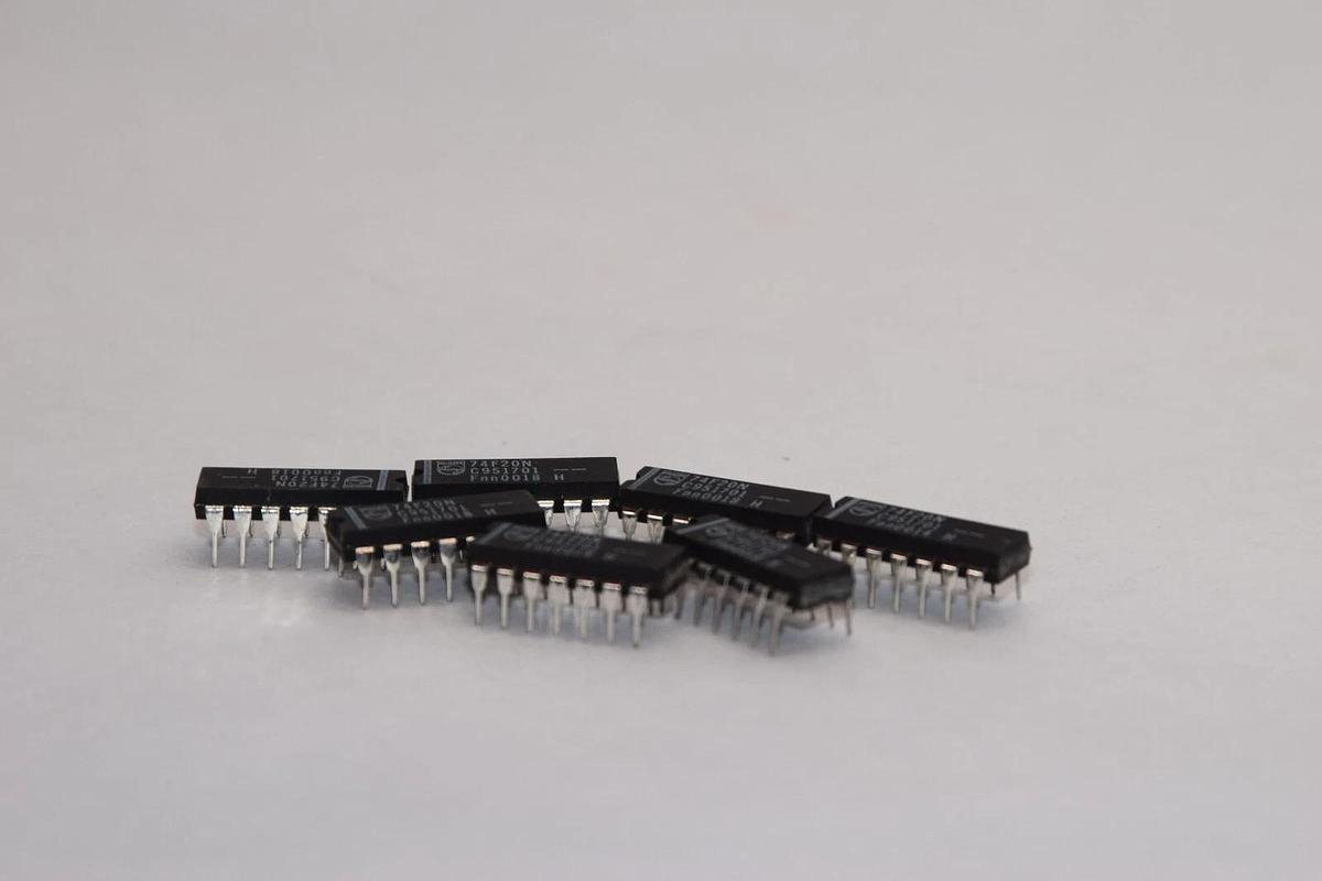 (NEW - Lot of 7) PHILIPS 74F20N C951701 14-Pin Semi-Conductor