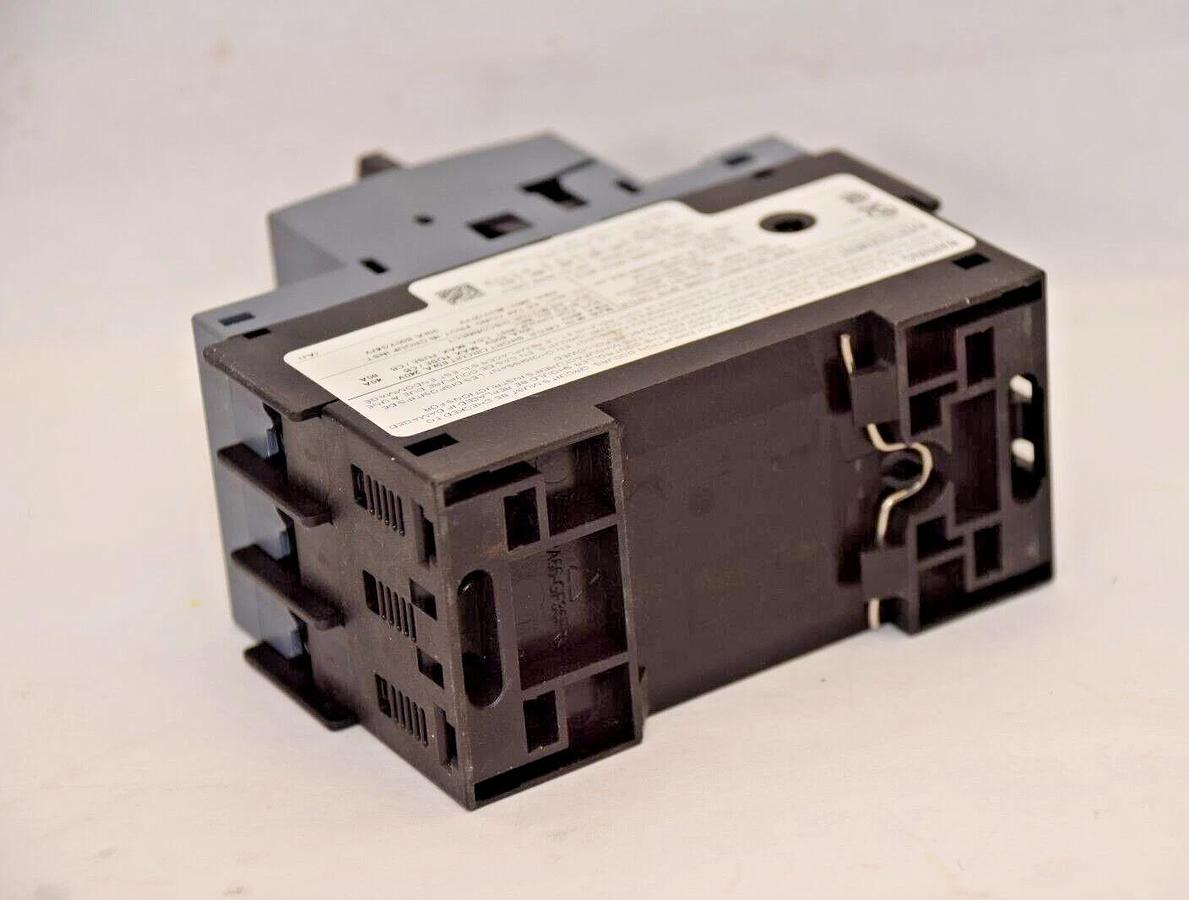 Used SIEMENS 3RV2021-1JA10 , 3RV20211AJ10 7-10A Circuit Breaker *missing cover* 4011209902909