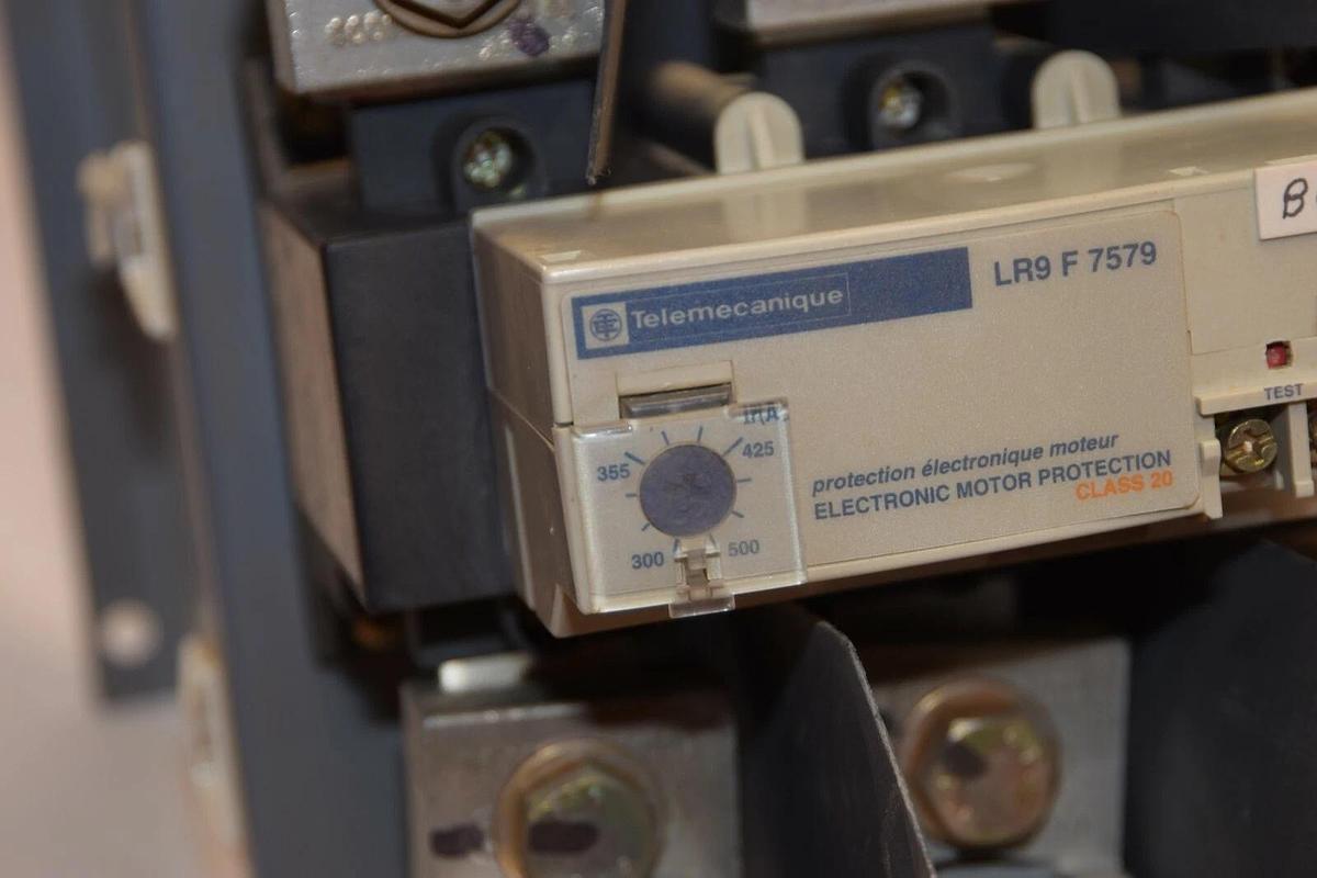 Used TELEMECANIQUE LR9 F 7579 300A-500A Class 20 Electronic Motor Protection Relay
