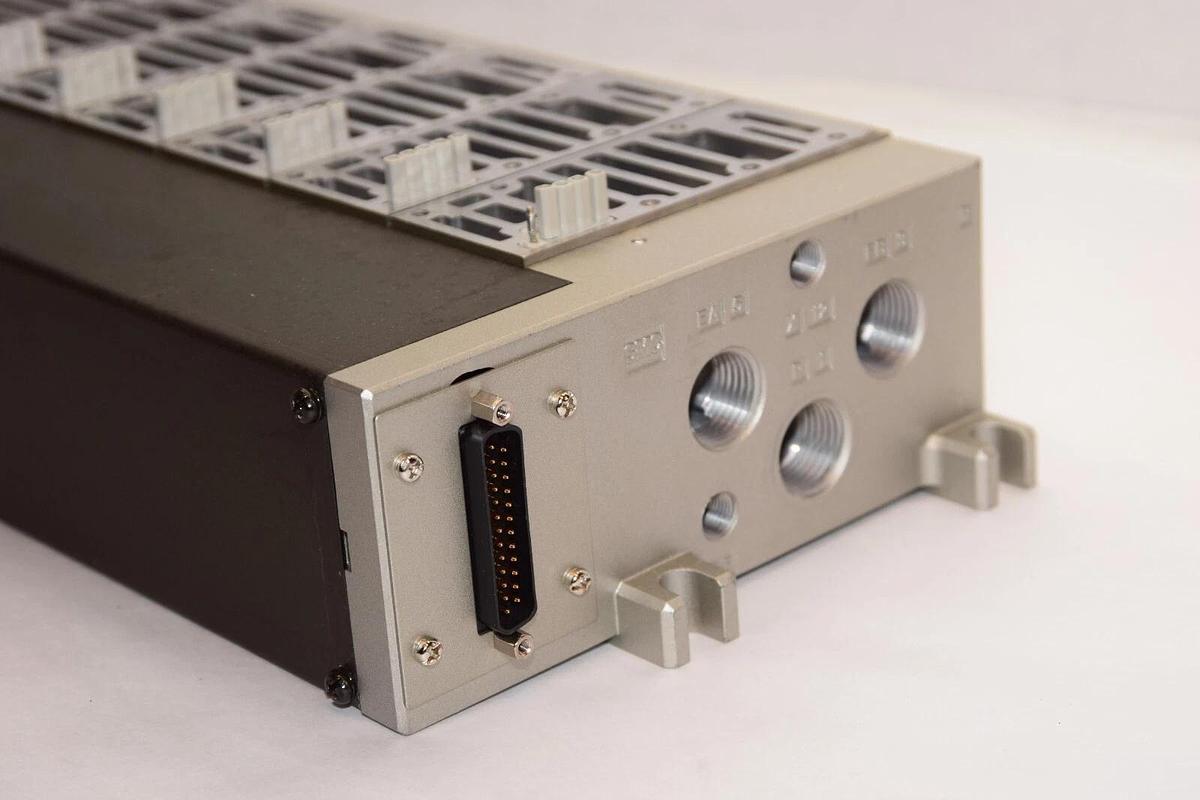 (NEW) SMC NVV5FS4-01FD-101-04T-031008CDN Manifold *No Gaskets*