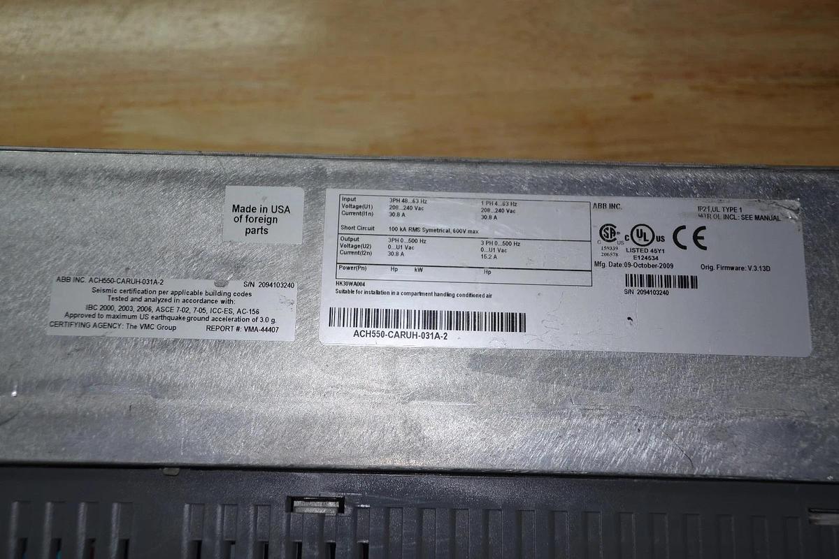 Used ABB  DRIVE ACH550-CARUH-031A-2 ACH550 CARUH 031A 2  240Vac 3PH 1PH
