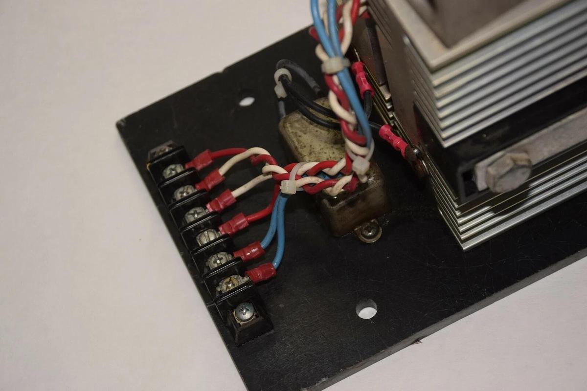 Used Cutler-hammer Eaton C515HSE2 Power Pole  C515HSE2B C515HS E2B 34-1410 size E