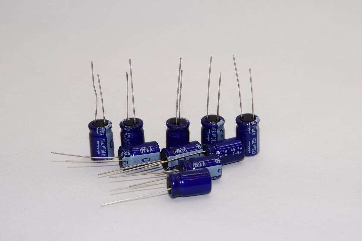 (NEW - Lot of 10) NICHICON CAPACITOR 470uf 25V H9103 85C Capacitor