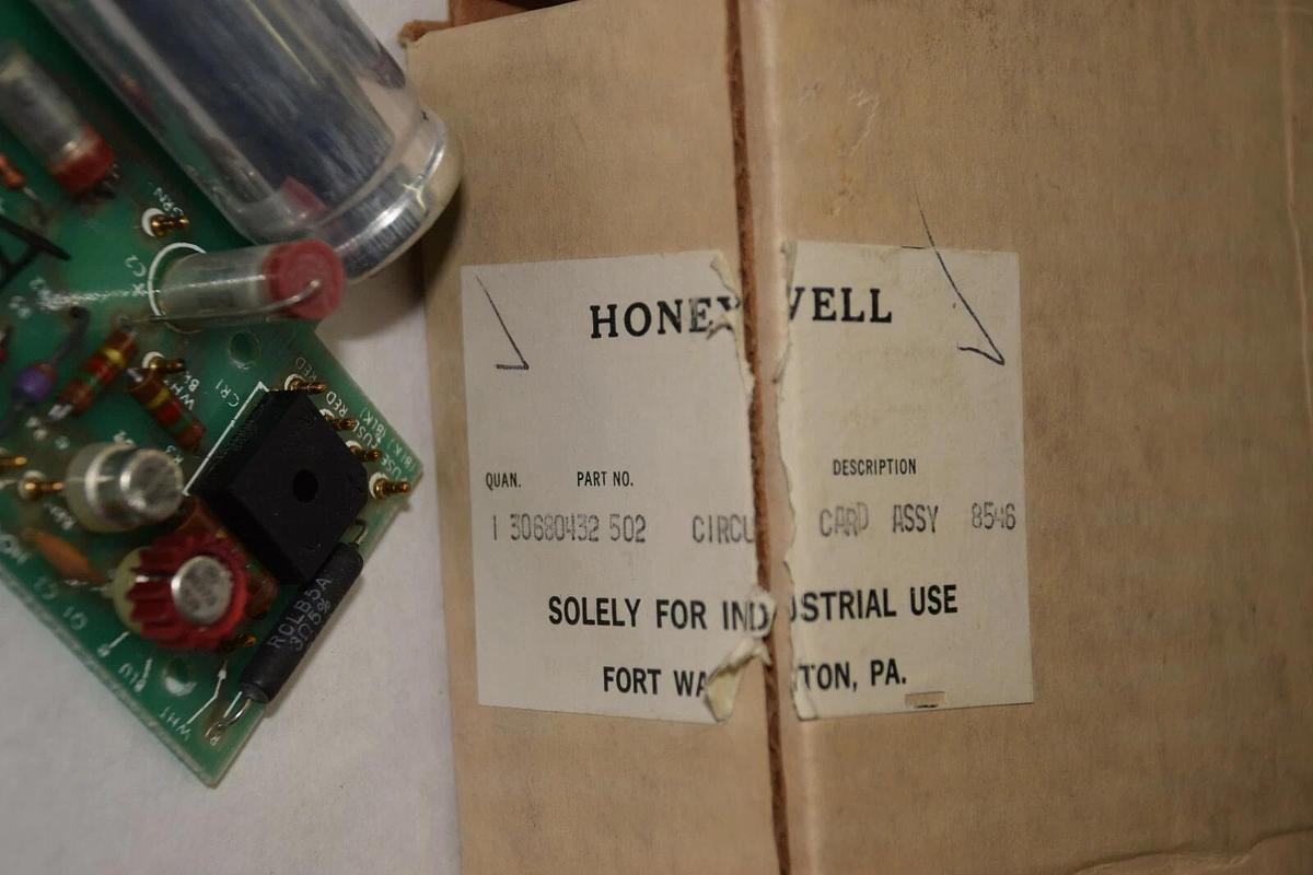 HONEYWELL 30680432 502 8546 CIRCUIT CARD ASSEMBLY NEW