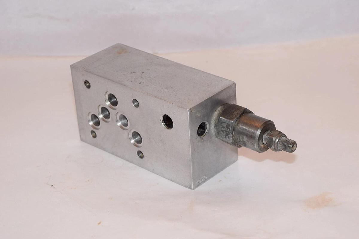 Used CONTINENTAL HYDRAULICS N12S-NIP-G-S-D Flow Control Valve