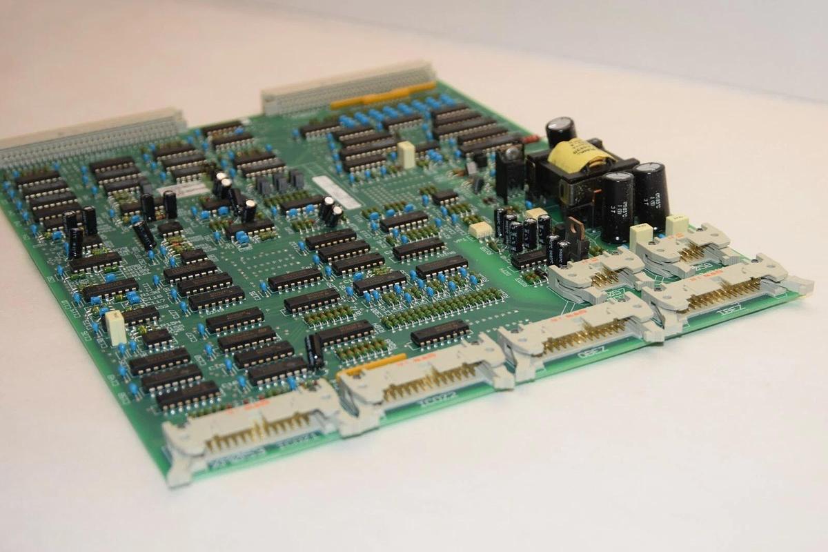 (NEW) MERLIN GERIN / SPIZ 6739824 PLC PC Board