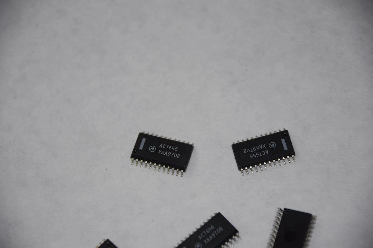 (LOT OF 5) MOTOROLA ACT646 XAA9708 INTEGRATED CIRCUIT NEW
