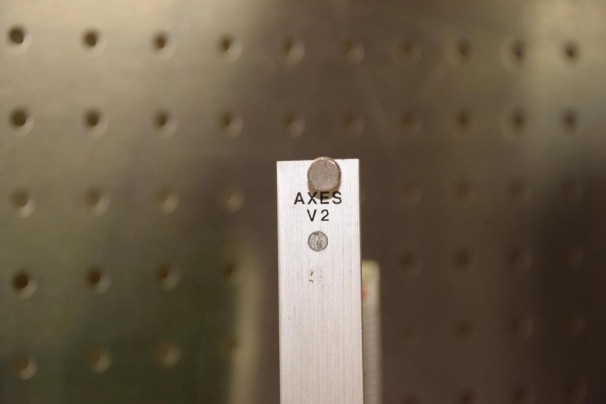 Used NUM AXES V2  200920 J  200822D 200822C26