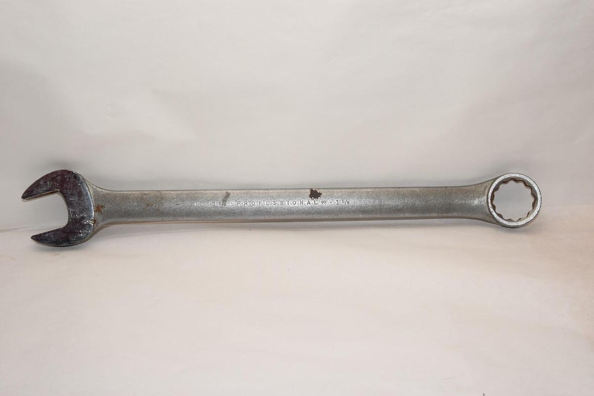 Used PROFESSIONAL 1252 1-5/8" Combination Wrench USA