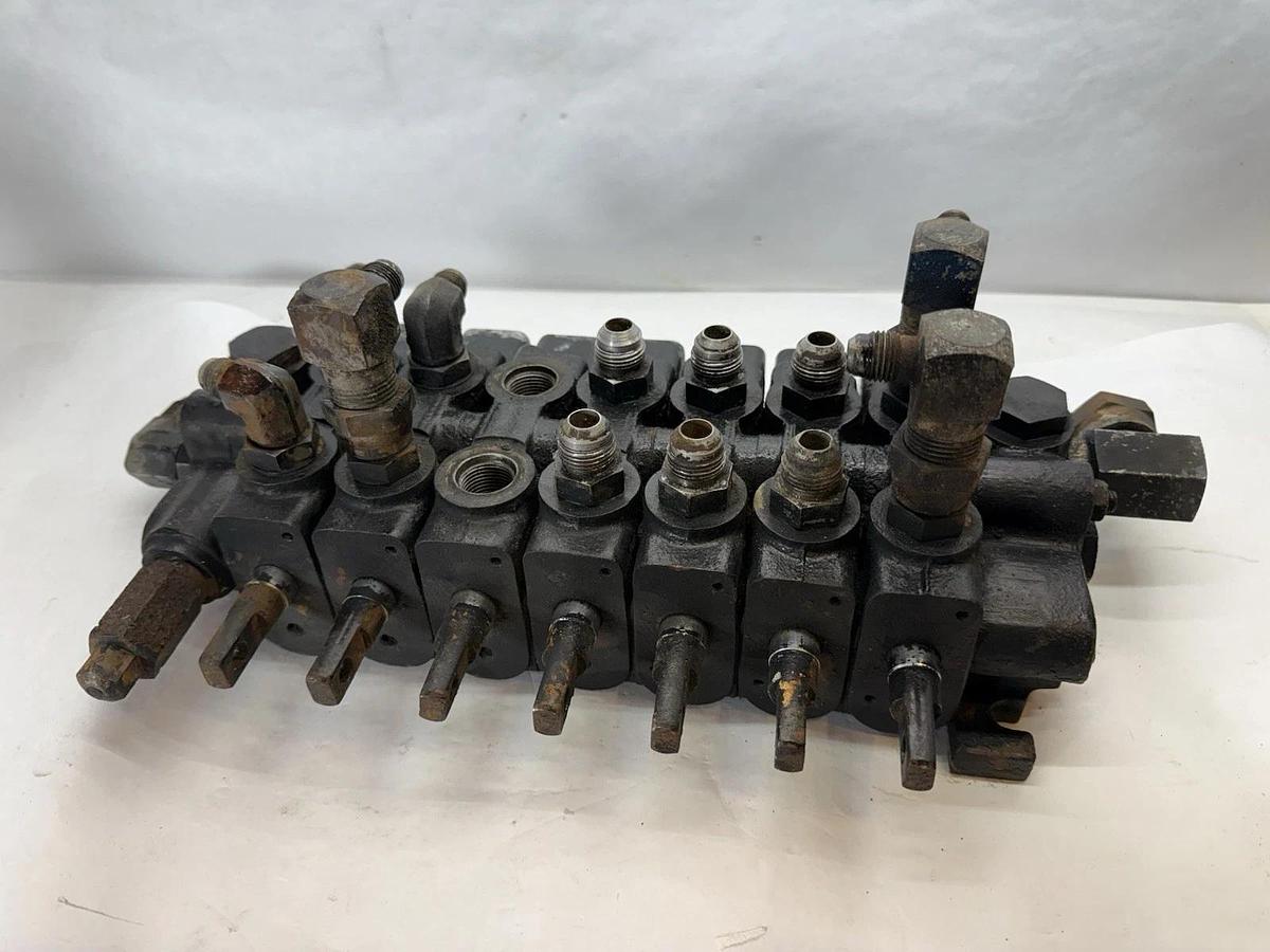 Used Racine C 88 0986 855 006 Challenger Wrecker Hydraulic Valve Block 7 spool Valve