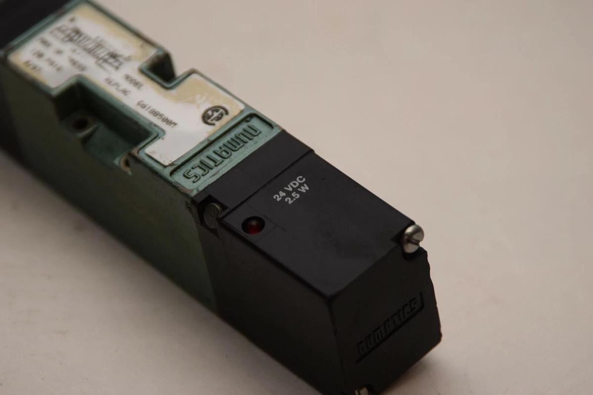 Used NUMATIC 061BB500M 120psig 24Vdc 2.5W Coil Pneumatic Solenoid Valve