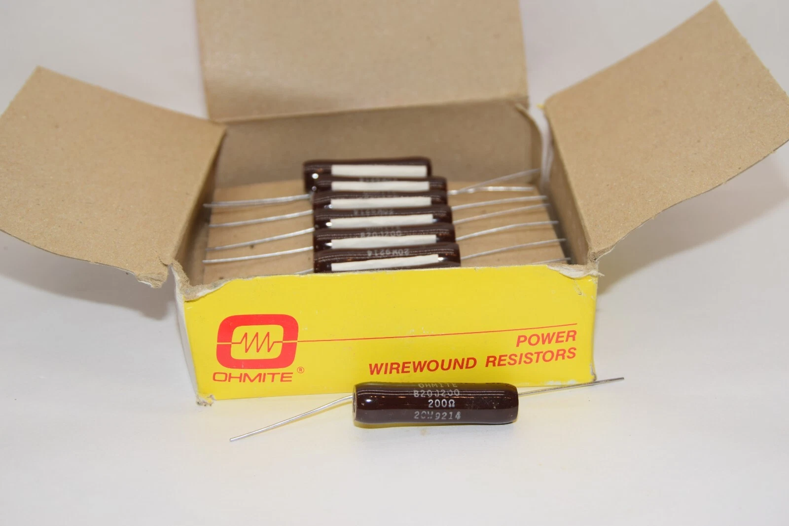 (NEW - Box of 18) OHMITE B20J200 20Watt 200Ω Wirewound Resistor