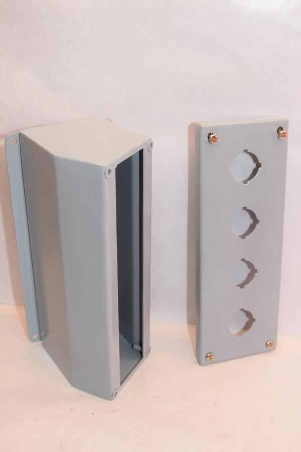 (NEW) WIEGMANN, Wpba4, 4 Hole angled operator push button Electrical Enclosure