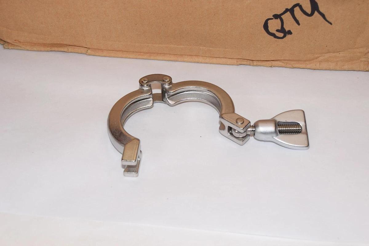(NEW - Box of 89) TOYO 13MHHM 1.5" Stainless Steel Sanitary Clamp Fitting