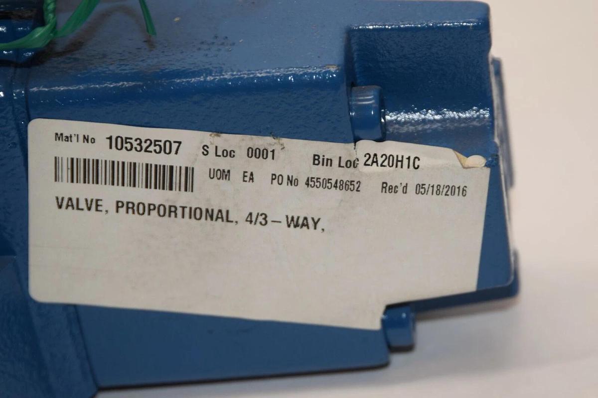 Used NEW BOSCH R900954642 REXROTH Directional Valve 4WRZE16W6-150-70/6EG24N9ETK31/F1V
