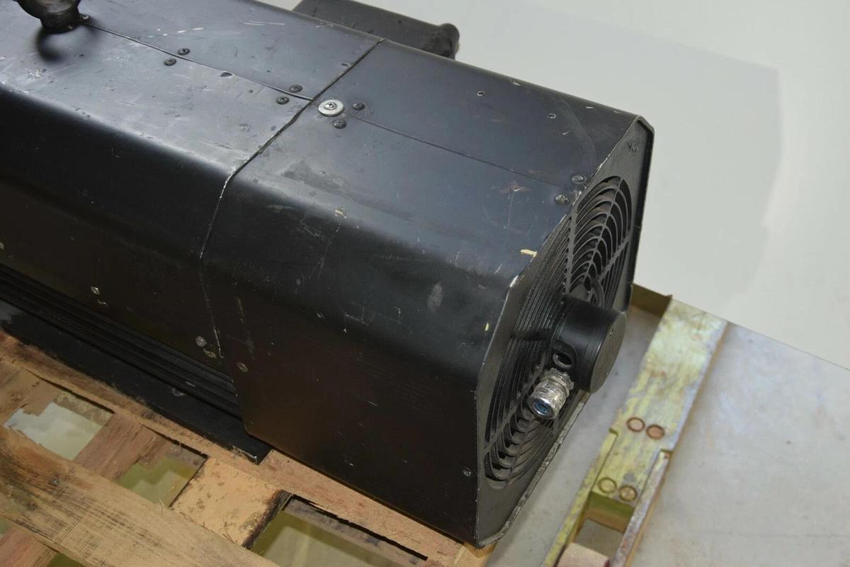 Used INDRAMAT BOSCH Induction Motor 2AD180C-B35LB2-BS03-B2N1 52KW  257752