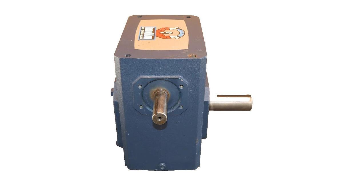 OHIO GEAR BOX IRONMAN SPEED REDUCER B832-30-R 3.08HP 30:1 (New)