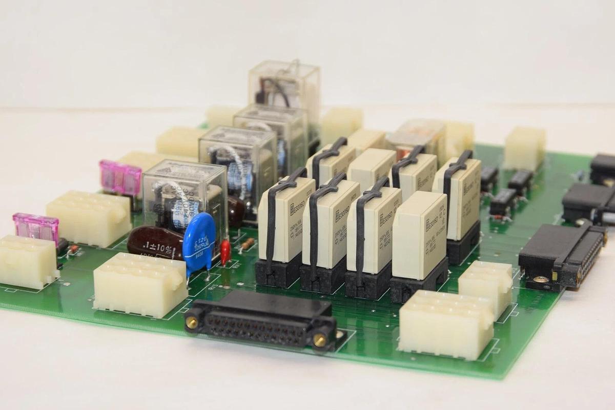 Used EXIDE 118302850 P4 B/M 101073 101073102 Rev P5 EE Relay Interface Module Board