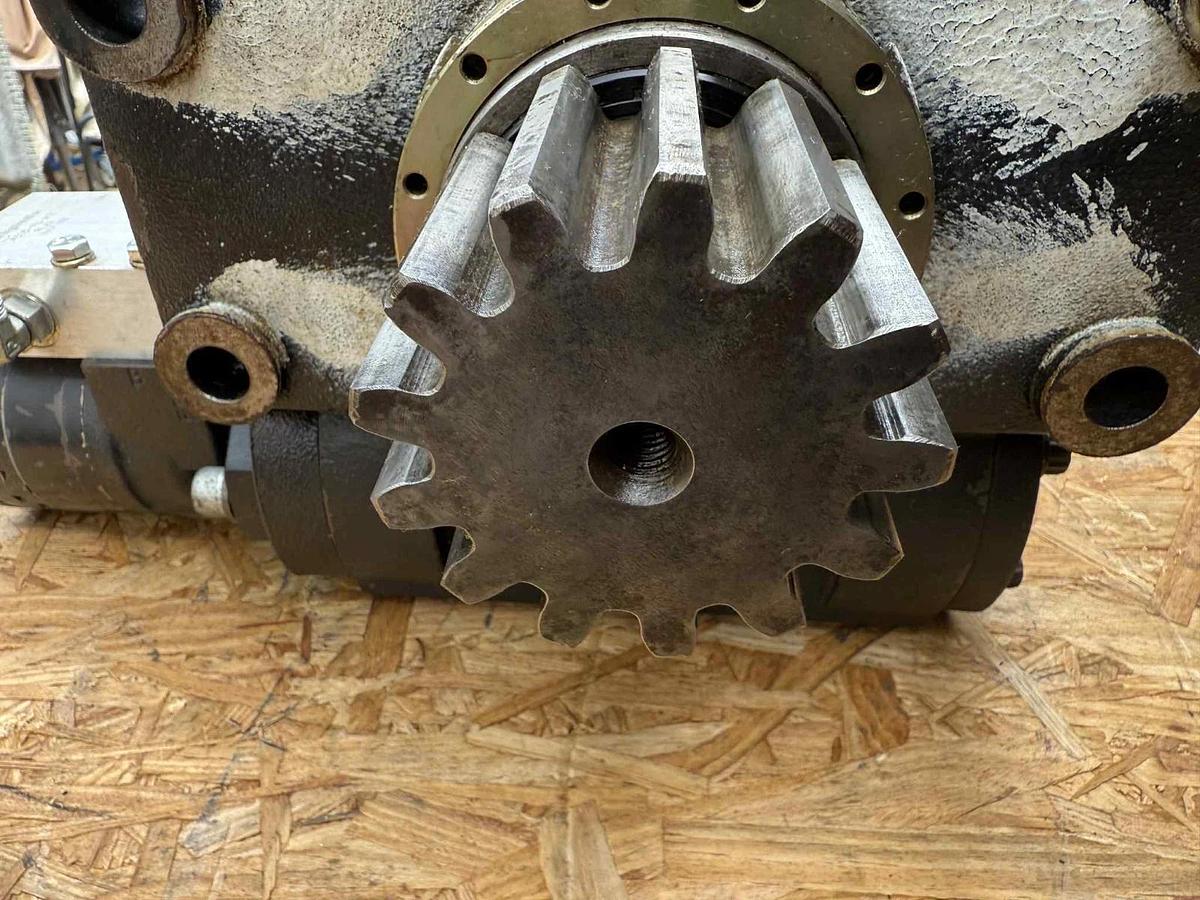 Altec Rotational Worm Gear Box Gearbox Assembly 041400079