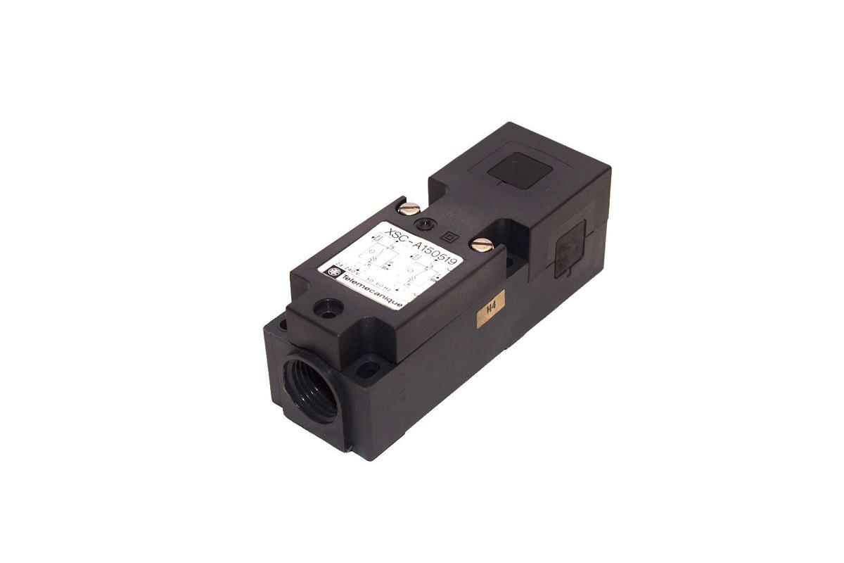 Used Telemecanique XSC-A150519 , XSCA150519 Proximity Switch