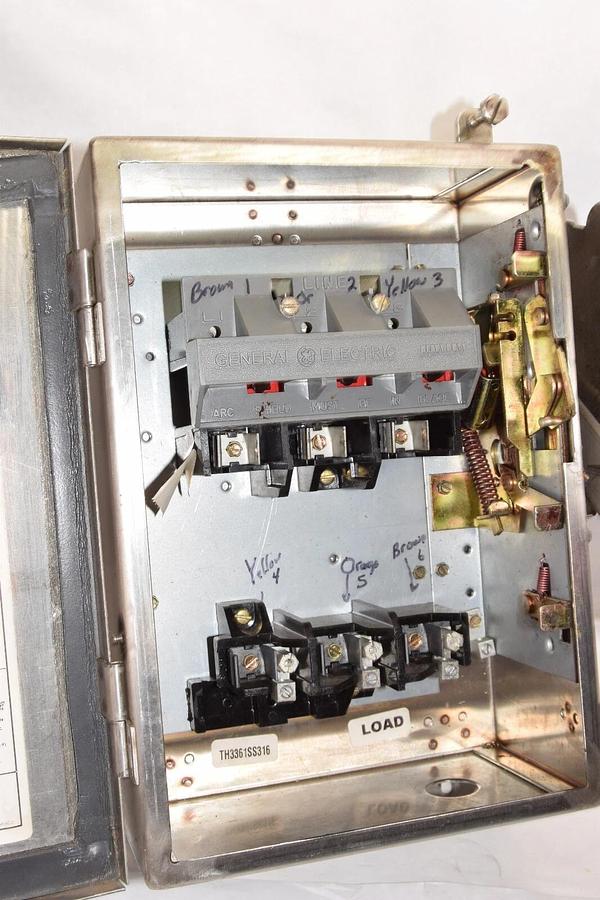 Used GE GENERAL ELECTRIC Safety Switch 30 Amp TH3361SS316 Model 1 30A Amp 600V
